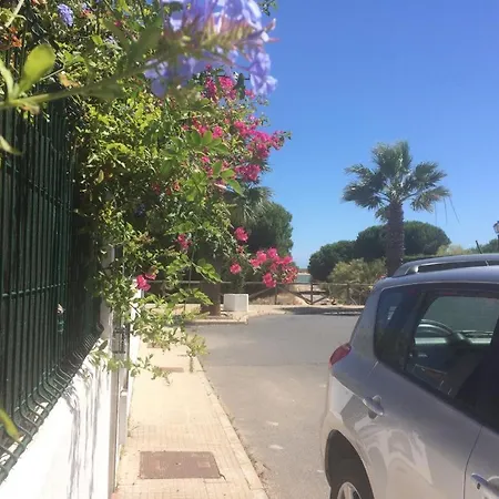 Casa Amplia Adosada Al Lado De La Playa *