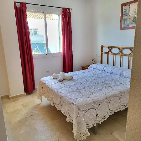 Casa Amplia Adosada Al Lado De La Playa *
