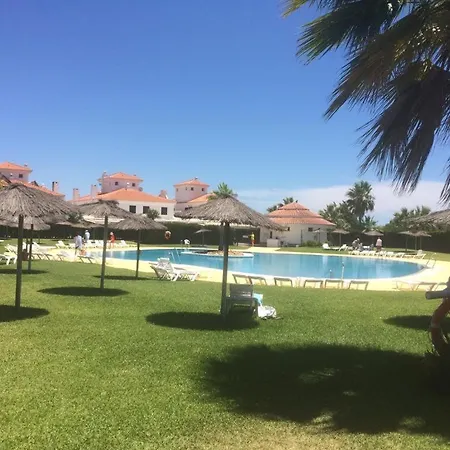 Casa Amplia Adosada Al Lado De La Playa *